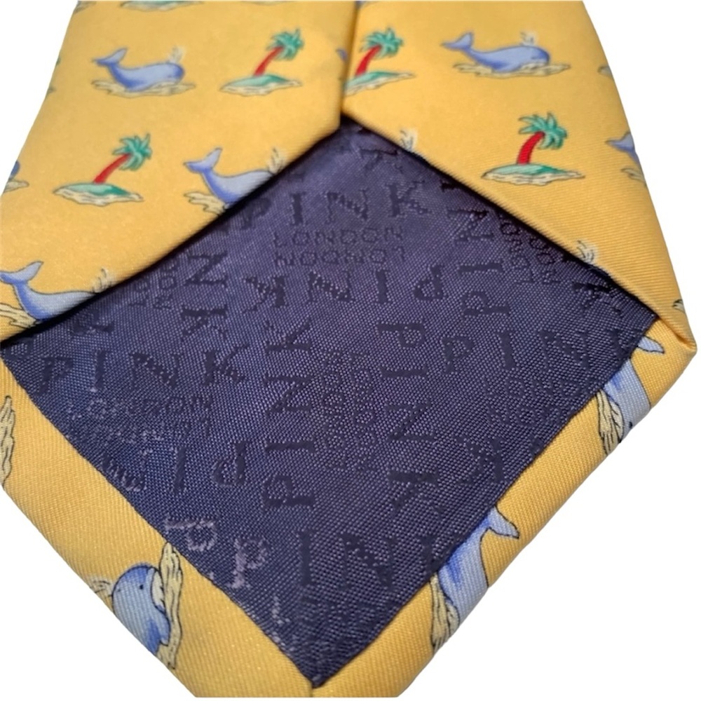 Thomas Pink 100% Silk Yellow Tropical Island Whale Tie - Picture 2 of 4